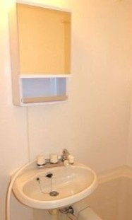 横浜市瀬谷区南台１丁目のアパートの洗面所