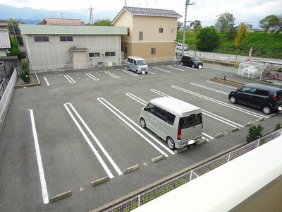 【駐車場】 | ファミーリァ城南