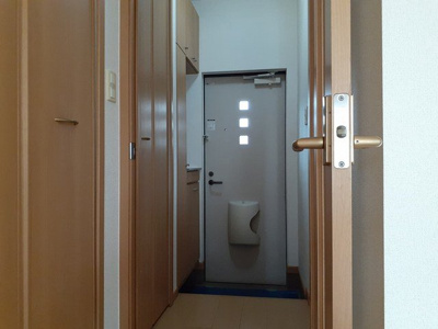 【玄関】 | ファミーリァ城南