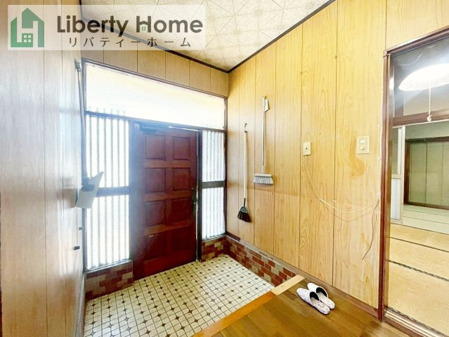 つくば市上横場　中古戸建の玄関