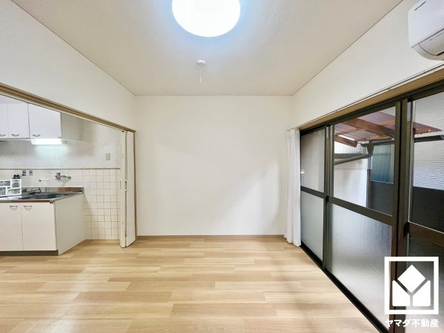 伏見区西柳町の居間・リビング