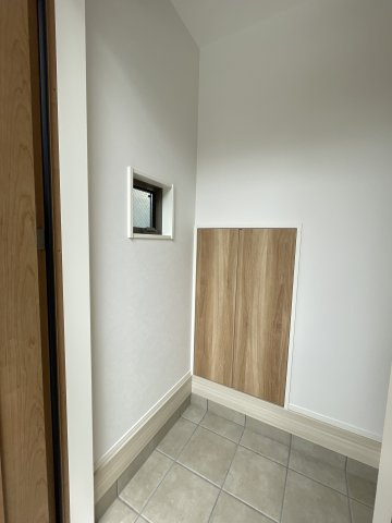 高知市東雲町建売③　新築一戸建ての玄関|※写真はイメージです