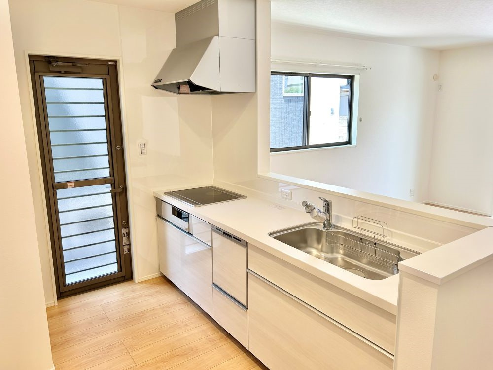 高知市東雲町建売③　新築一戸建てのキッチン|※写真はイメージです