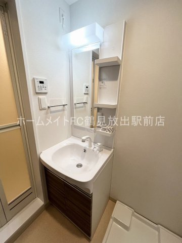大阪市鶴見区今津中１丁目のハイツの独立洗面台