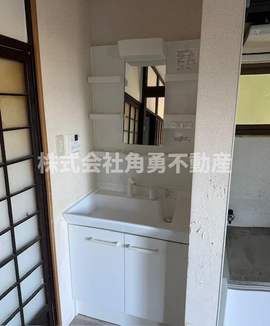 熱海市伊豆山　中古一戸建ての独立洗面台|１階洗面台
