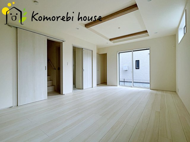 上尾市上　12期　新築一戸建て　ブルーミングガーデン　01の居間・リビング|こちらの居間で趣味の時間をお楽しみください