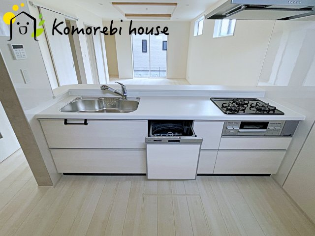 上尾市上　12期　新築一戸建て　ブルーミングガーデン　01のキッチン|コンパクトなキッチンで掃除もラクラク