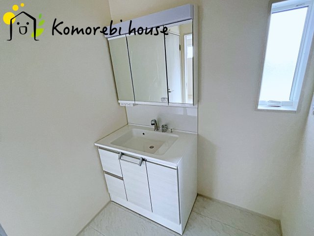 上尾市上　12期　新築一戸建て　ブルーミングガーデン　01の独立洗面台|使いやすい独立洗面台です