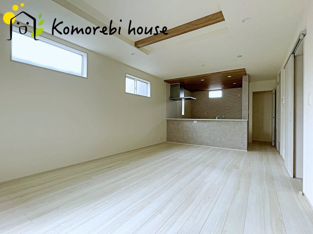 上尾市上　12期　新築一戸建て　ブルーミングガーデン　01の居間・リビング|使いやすいリビングです