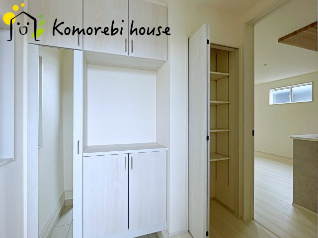 上尾市上　12期　新築一戸建て　ブルーミングガーデン　01の玄関|シンプルで使いやすい玄関です