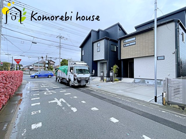 上尾市上　12期　新築一戸建て　ブルーミングガーデン　01の前面道路含む現地写真|前面道路含む現地写真です