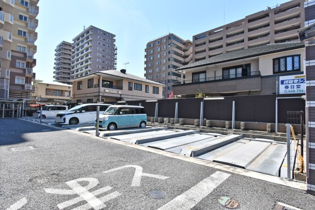 ハイホーム春日部ブロードタウンの駐車場|駐車場もご用意しておりますので、お車でご来店の方も安心してお越し頂けます。「今から物件を見たい」なども大歓迎！周辺環境・住みやすさetc.　ご家族の未来まで考え、ご提案させていただきます。