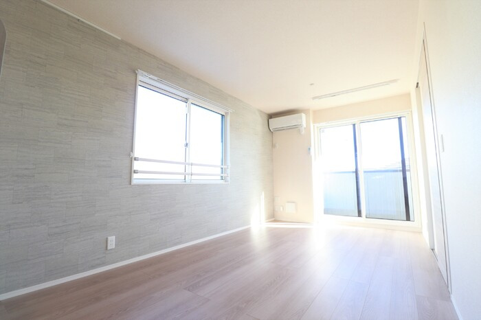 Frais Parfum(ﾌﾚ ﾊﾟﾙﾌｧﾝ)の居間・リビング|LDK