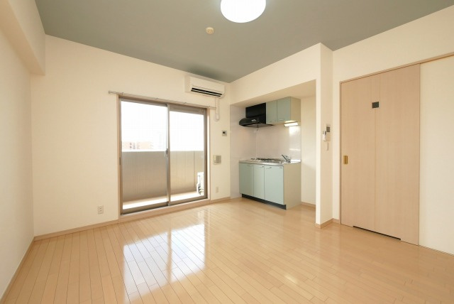 アスリート本町リバーウエストの居間・リビング