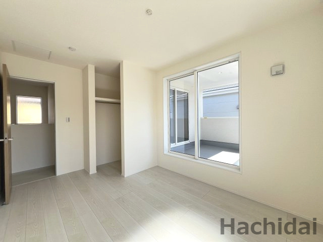 碧南市志貴町三丁目　新築戸建＜3号棟＞の洋室|南側右5.91帖洋室