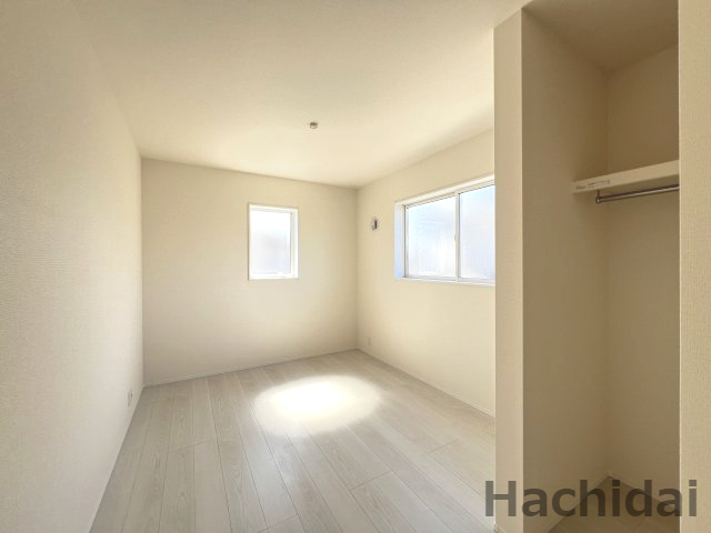 碧南市志貴町三丁目　新築戸建＜3号棟＞の洋室|南側左5.91帖洋室