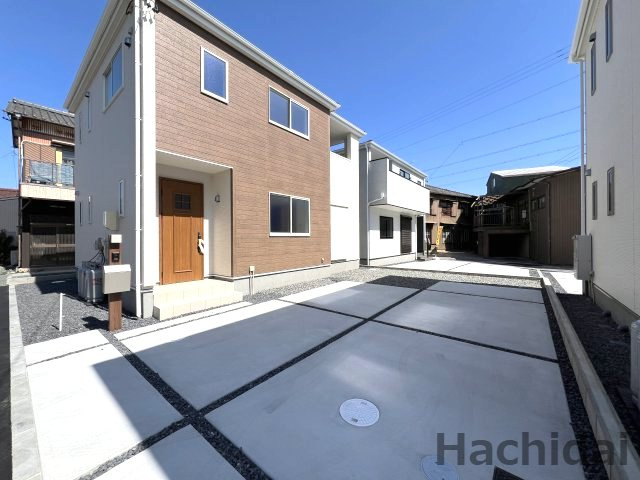 碧南市志貴町三丁目　新築戸建＜3号棟＞の外観|周囲の静かな環境が魅力。落ち着いた雰囲気で、お家でリラックスした時間を楽しめそうです。
