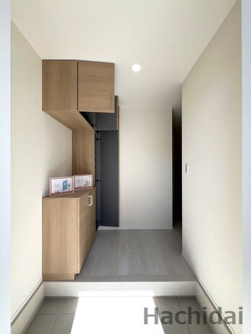 碧南市志貴町三丁目　新築戸建＜3号棟＞の玄関