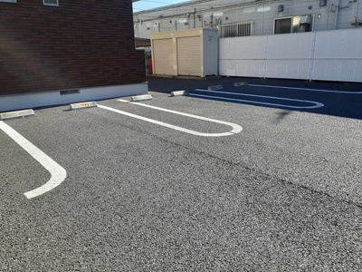 【駐車場】 | シャンス・ガーデン | 駐車場に車を止められます