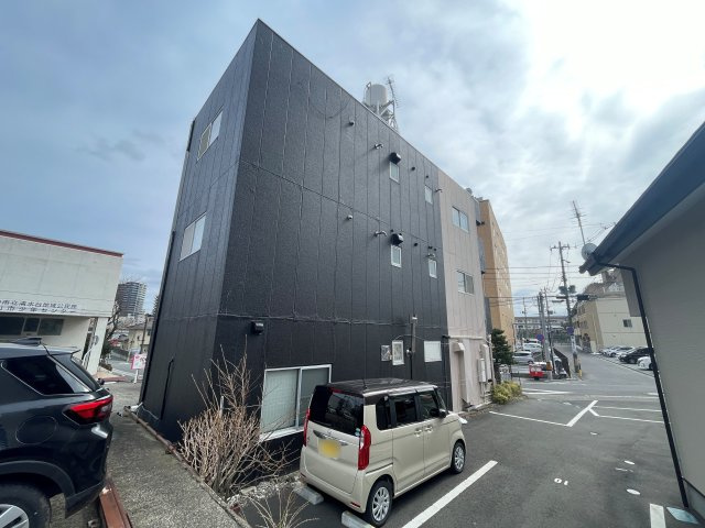 想定年間賃料334.5万　想定利回り14.06％　鉄骨造の外観