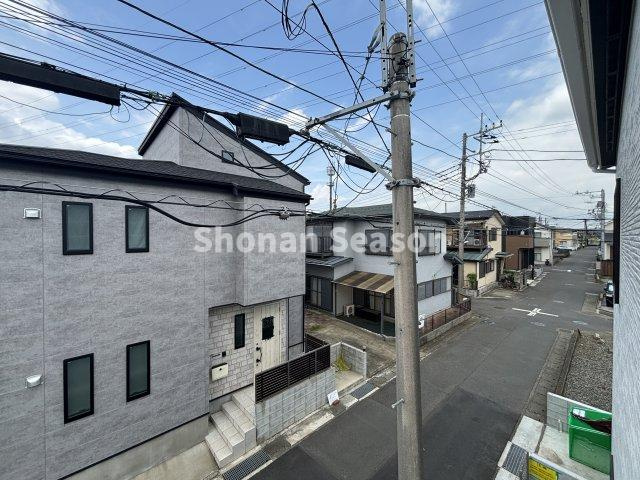 【展望】 | 家計に優しい都市ガスエリア◎
小・中学校近く、スーパー・ドラッグストア（徒歩３分）暮らしやすさもお墨付きですよ。