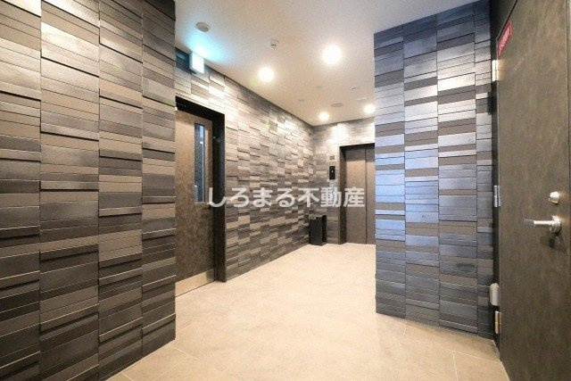 ファーストフィオーレ谷町六丁目フェリシアのロビー