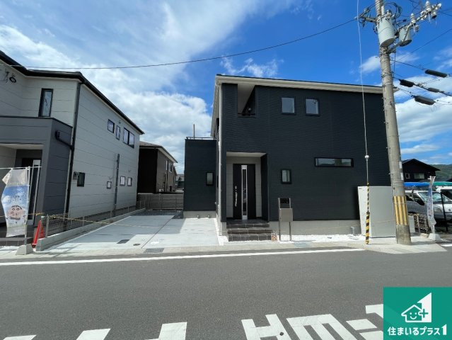 亀岡市篠町篠上西裏　新築一戸建ての外観|安心の10年保証！外観を美しく保ち、雨水で汚れを落とします！気になることがありましたら、お気軽にお問い合わせください！