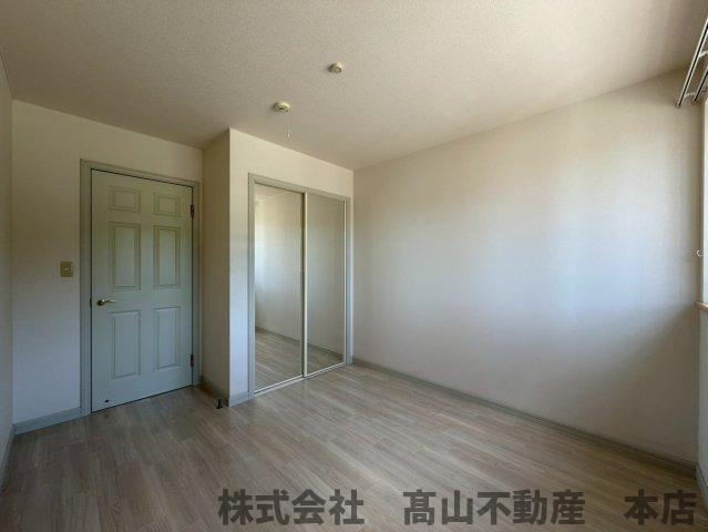 遠賀郡岡垣町大字上畑のアパートの洋室