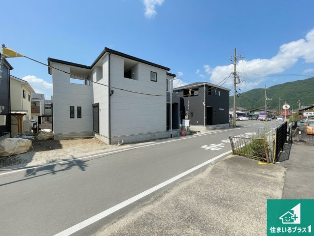 亀岡市篠町篠上西裏　新築一戸建ての外観|現在建築中！落ち着いた街並みで新生活を始めることが出来そう！周辺の物件も併せてご紹介させて頂きます！