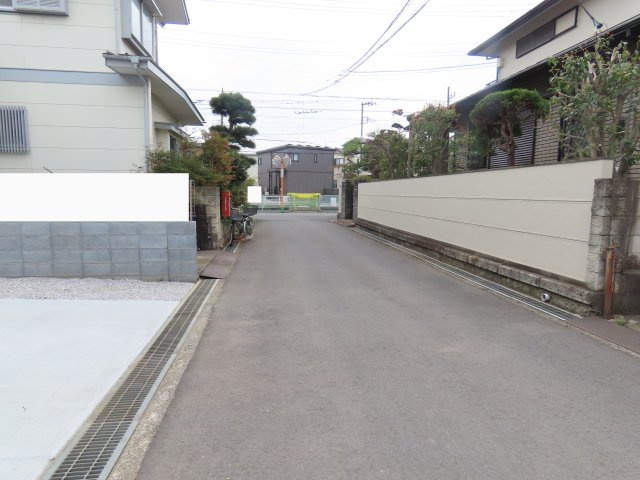 鶴ヶ島市五味ヶ谷新築戸建の前面道路含む現地写真