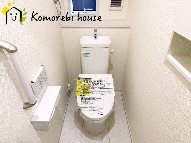 上尾市上　12期　新築一戸建て　ブルーミングガーデン　02のトイレ|清潔感のあるトイレです