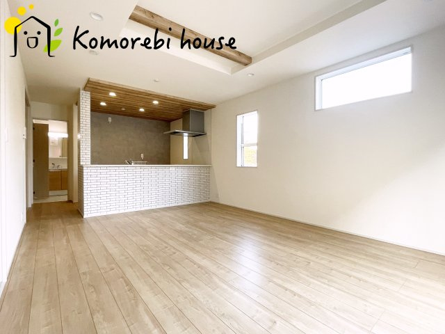 上尾市上　12期　新築一戸建て　ブルーミングガーデン　02の居間・リビング|おしゃれなリビングです