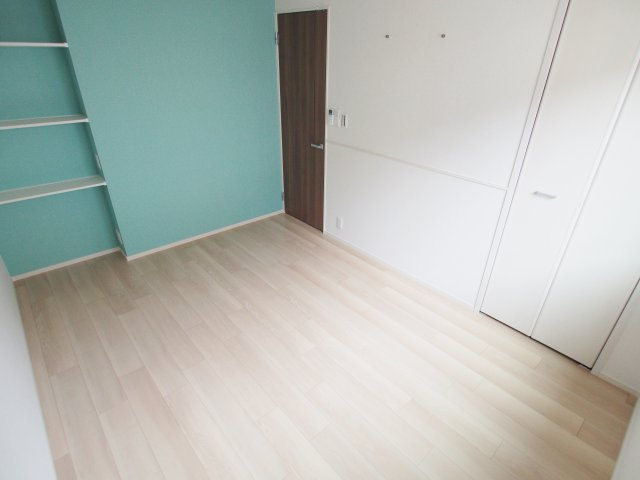 エスティタート　ブリランテの洋室