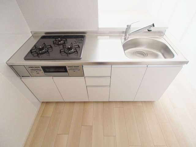 エスティタート　ブリランテのキッチン