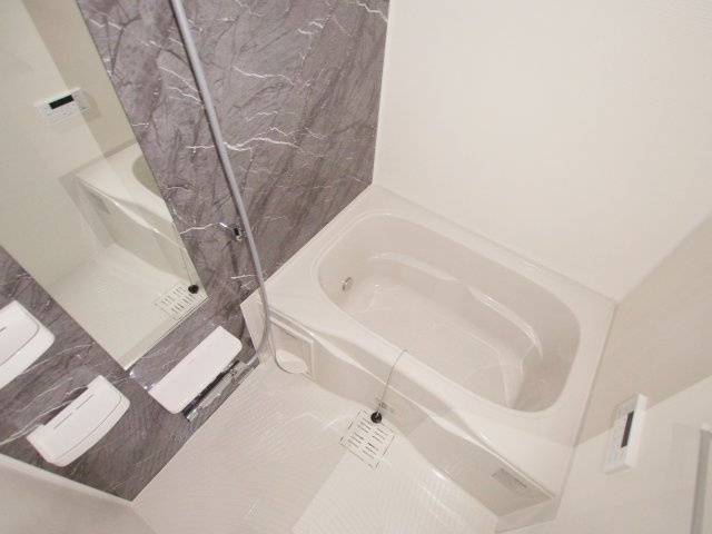 エスティタート　ブリランテの浴室