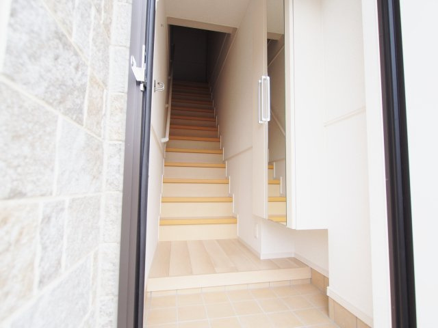 エスティタート　ブリランテの玄関