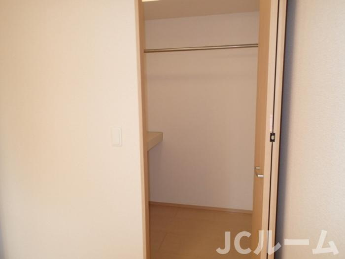 柏崎市比角１丁目のアパートの収納