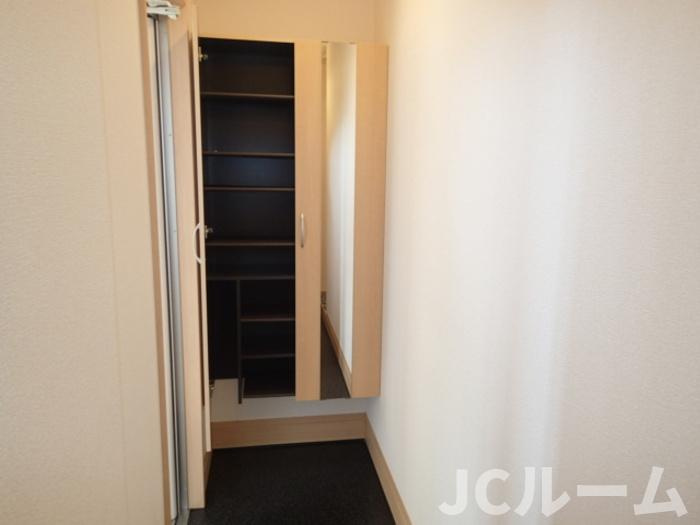 柏崎市比角１丁目のアパートの収納