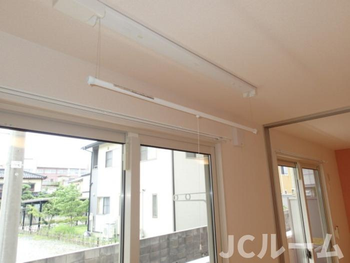 柏崎市比角１丁目のアパートのその他