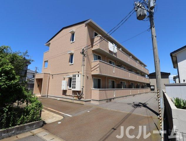 柏崎市比角１丁目のアパート