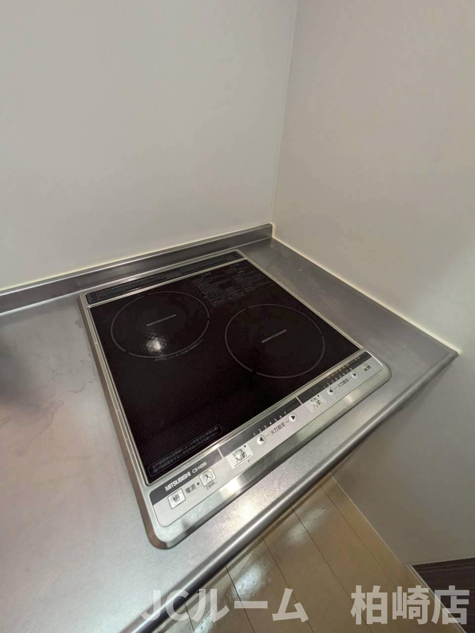 柏崎市比角１丁目のアパートのキッチン