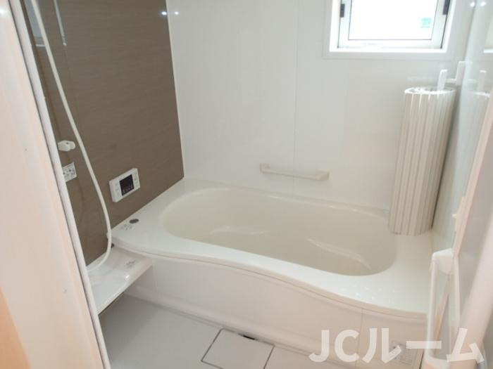 柏崎市比角１丁目のアパートの浴室