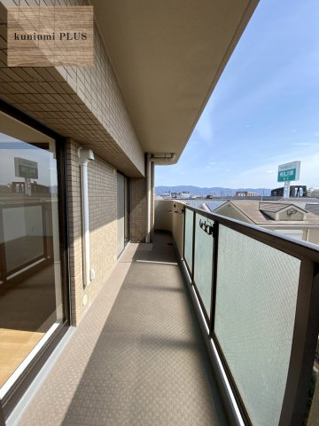 ファミール鶴見のバルコニー