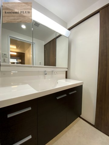 ファミール鶴見の独立洗面台