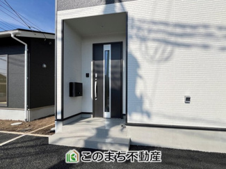 【玄関】 | CRADLE GARDEN小山市東間々田第7　2 | 玄関周りは家の顔！スタイリッシュな玄関が特徴です！
