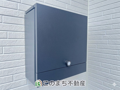 【エントランス】 | CRADLE GARDEN小山市東間々田第7　2 | 黒色のオシャレなポストも♪
