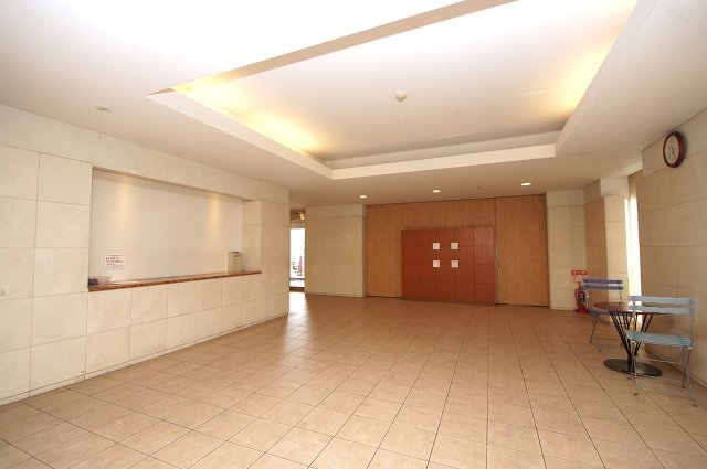 レスタージュ鳳のエントランス|エントランスホール