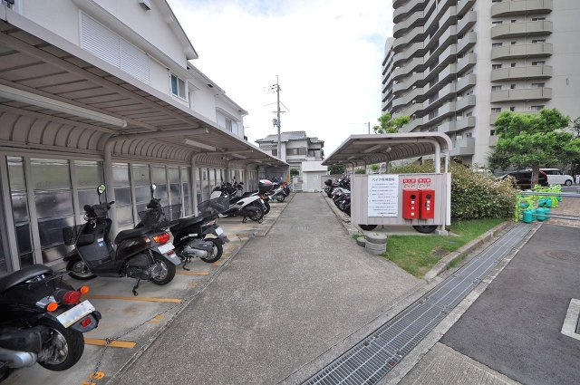 コート和泉府中セルカA棟のその他共用部分|バイク置き場