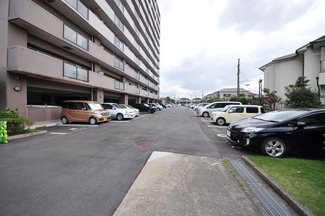 コート和泉府中セルカA棟の駐車場|駐車場