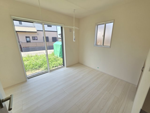 新築　みどり市大間々町大間々-全2棟-　2号棟　Blooming Gardenの洋室|新築　みどり市大間々町大間々-全2棟-　2号棟　Blooming Garden